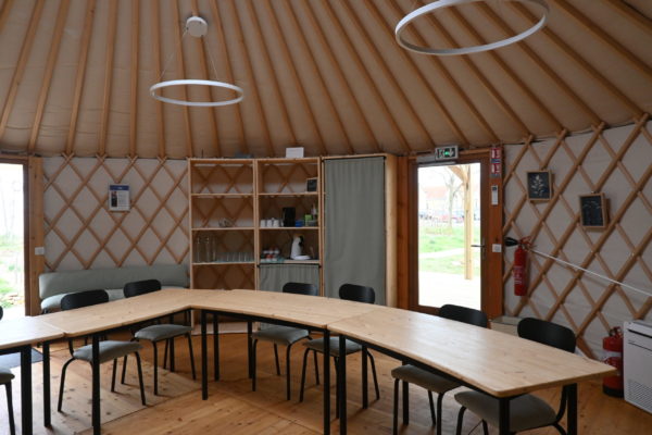 Conception mobilier et aménagement avec La Benne Idée pour Kèpos, 2022